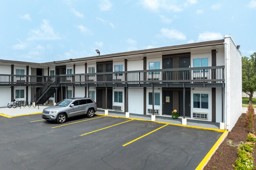 1305 Washington Ave, Bay City, MI à vendre - Photo de l’immeuble – Image 2 sur 23