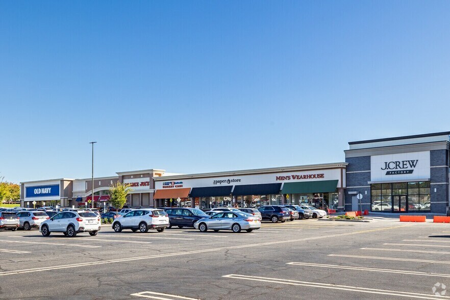 2021-2093 Smith Haven Plz, Lake Grove, NY à louer - Photo de l’immeuble – Image 1 sur 7