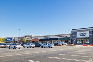 Plus de détails pour 2021-2093 Smith Haven Plz, Lake Grove, NY - Local commercial à louer