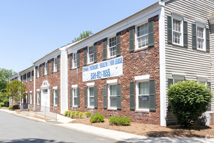 168 Franklin Corner Rd, Lawrenceville, NJ à louer - Photo de l’immeuble – Image 2 sur 11