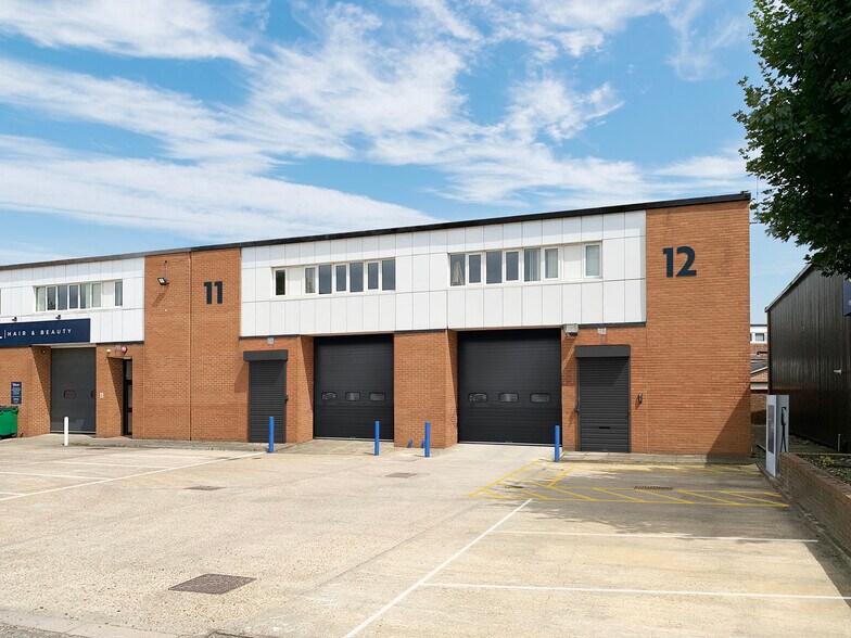 Richmond Rd, Kingston Upon Thames à louer - Photo de l’immeuble – Image 1 sur 4