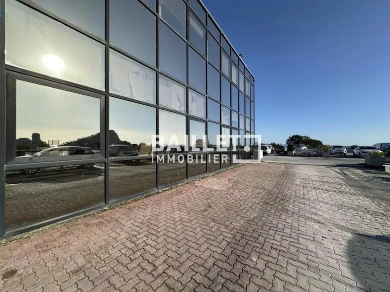 Bureau dans Villeneuve-Loubet à louer - Photo de l’immeuble – Image 1 sur 22