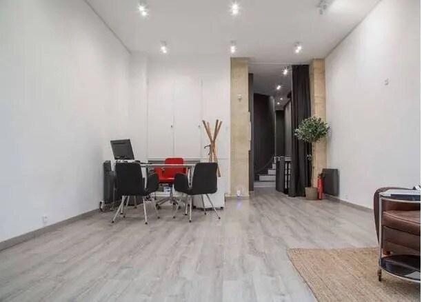 Bureau dans Paris à louer - Photo de l’immeuble – Image 2 sur 8