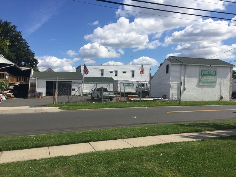 1251 Saint George Ave, Roselle, NJ à louer - Photo de l’immeuble – Image 3 sur 7
