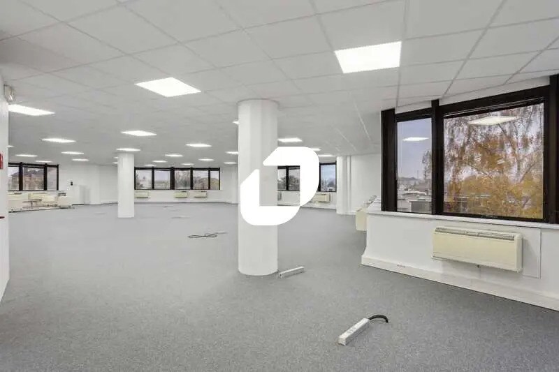 Bureau dans Argenteuil à louer - Photo de l’immeuble – Image 2 sur 25