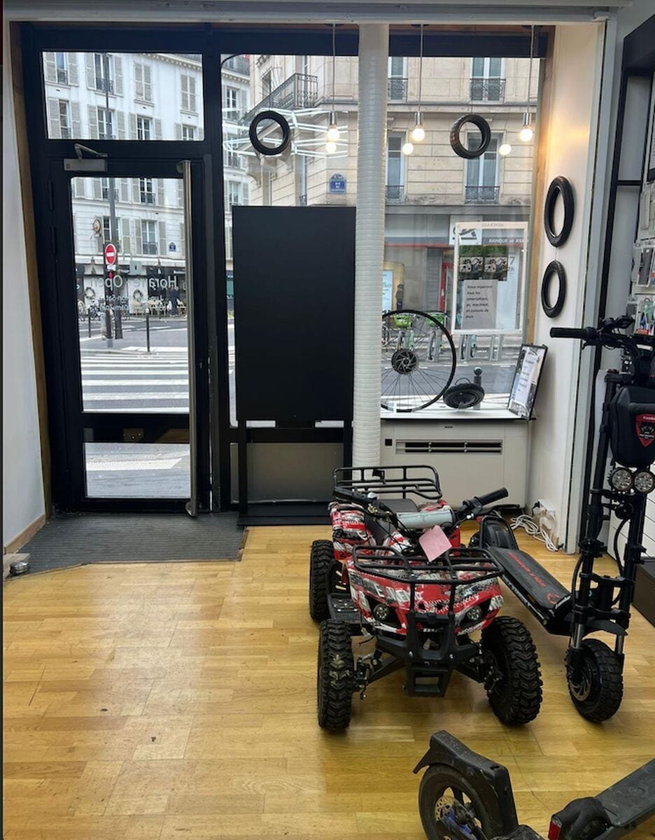 Local commercial dans Paris à louer Photo de l’immeuble– Image 1 sur 5