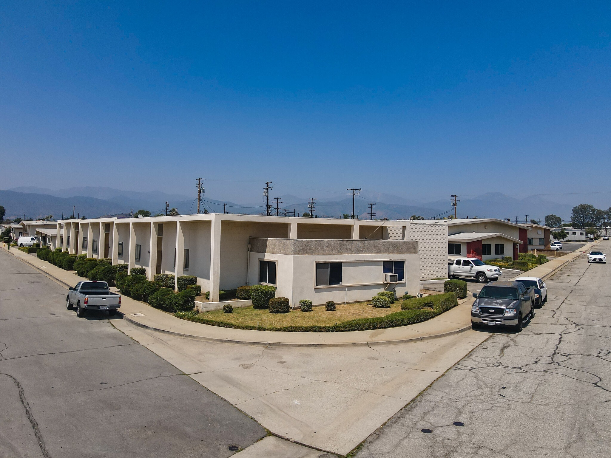828 Dodsworth Ave, Covina, CA à louer Photo de l’immeuble– Image 1 sur 1
