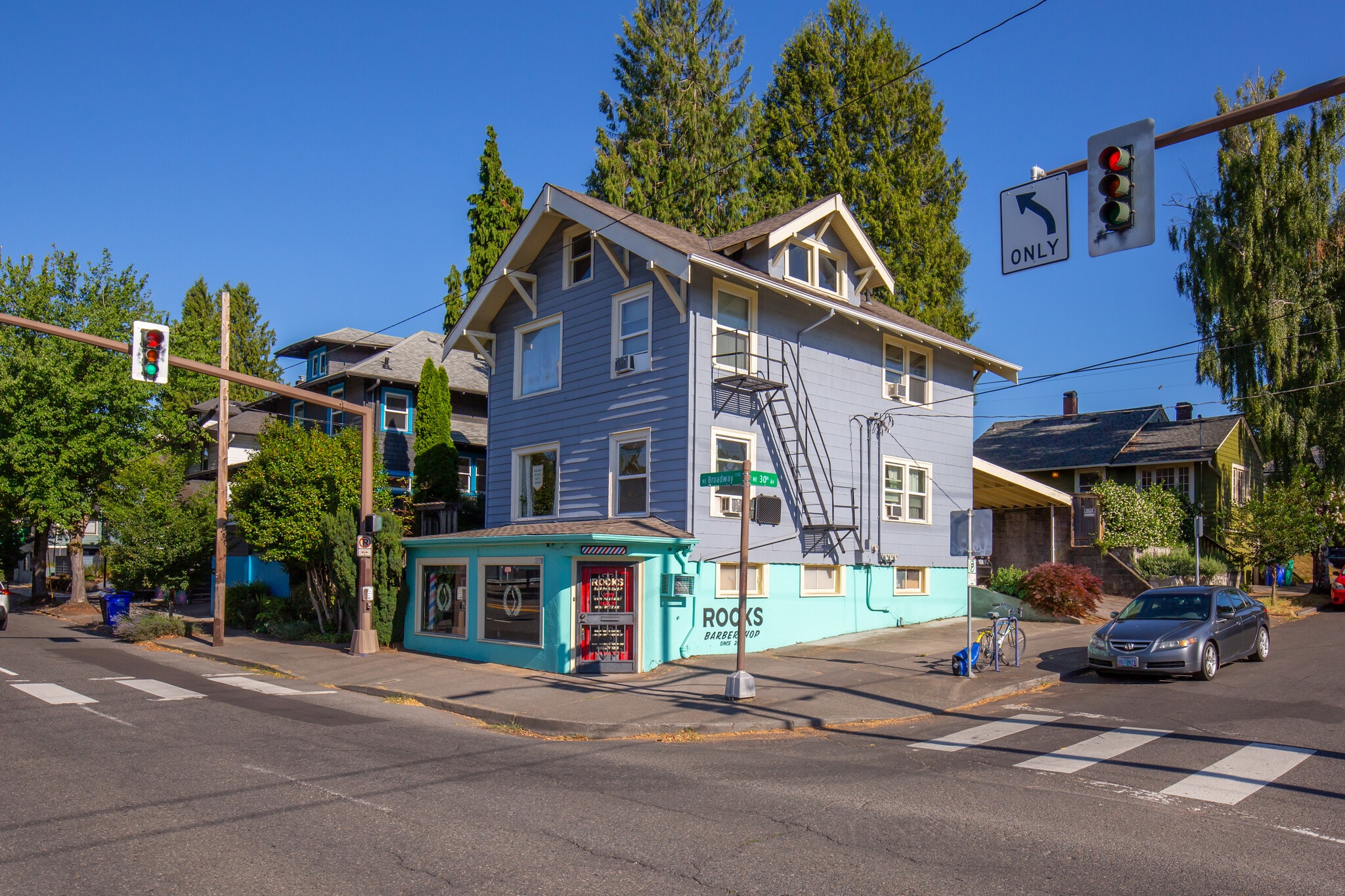 2931-2935 NE Broadway St, Portland, OR à louer Photo principale– Image 1 sur 17