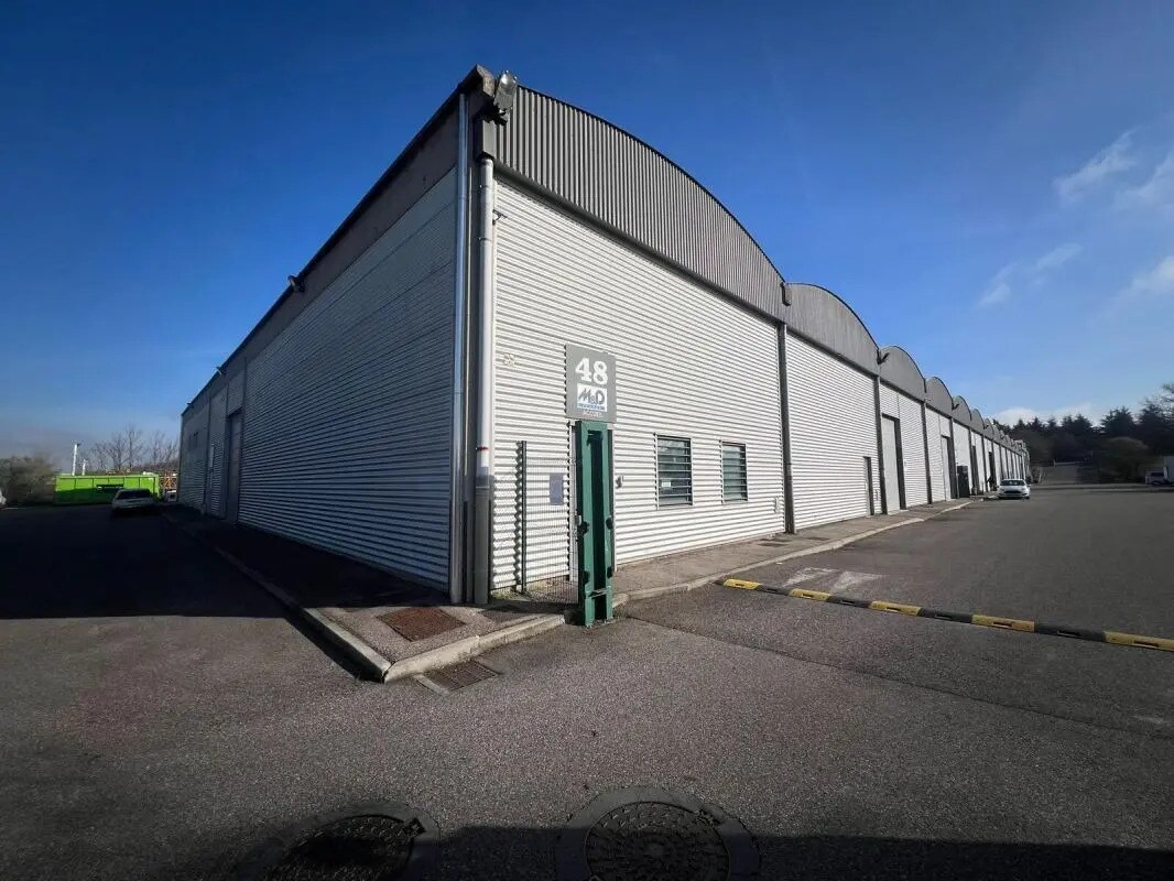 9 Rue Du Dauphiné, Saint-Priest à louer Photo de l’immeuble– Image 1 sur 20