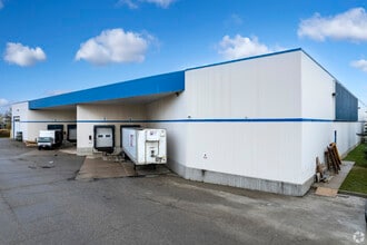 20 Regina Rd, Vaughan, ON à louer Photo de l’immeuble– Image 1 sur 3
