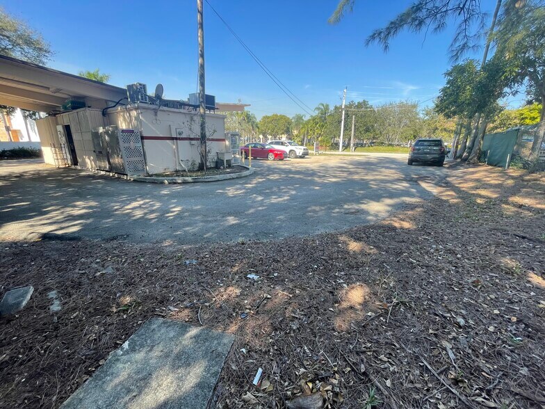 8260 NW 27th Pl, Sunrise, FL à vendre - Photo principale – Image 3 sur 22