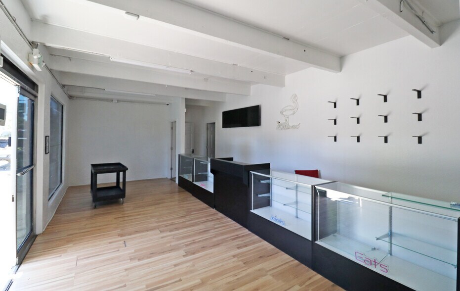 1604-1628 Main St, Springfield, OR à vendre - Photo de l’immeuble – Image 3 sur 6