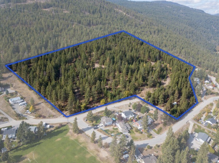 Canary Dr, West Kelowna, BC à vendre Photo principale– Image 1 sur 2