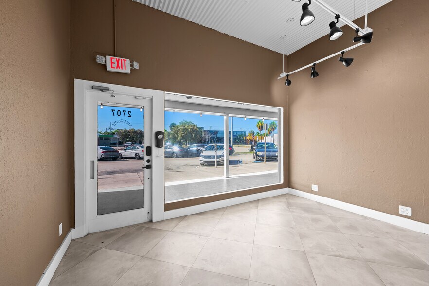 2707 E Oakland Park Blvd, Fort Lauderdale, FL à louer - Photo de l’immeuble – Image 2 sur 14