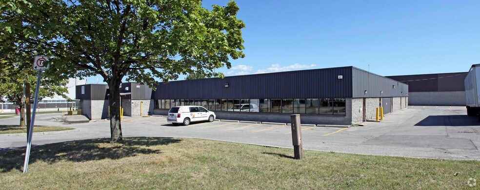 377 Fairall St, Ajax, ON à louer - Photo principale – Image 1 sur 4