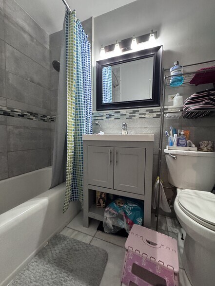 209 Ridge Ave, Evanston, IL à vendre - Photo de l’immeuble – Image 2 sur 5