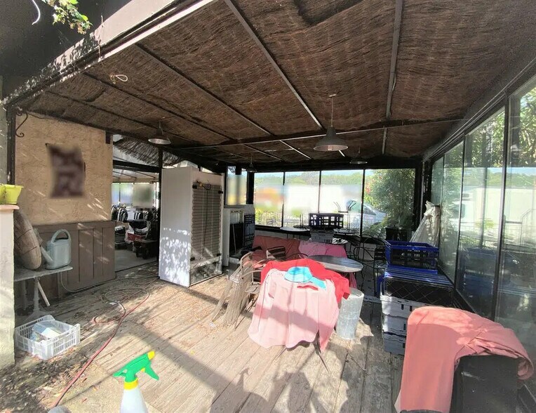 Local commercial dans Mougins à vendre - Photo de l’immeuble – Image 3 sur 7