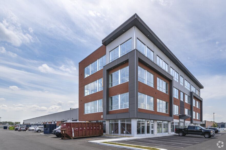4700-4702 Rue Louis-B.-Mayer, Laval, QC à vendre - Photo de l’immeuble – Image 2 sur 4