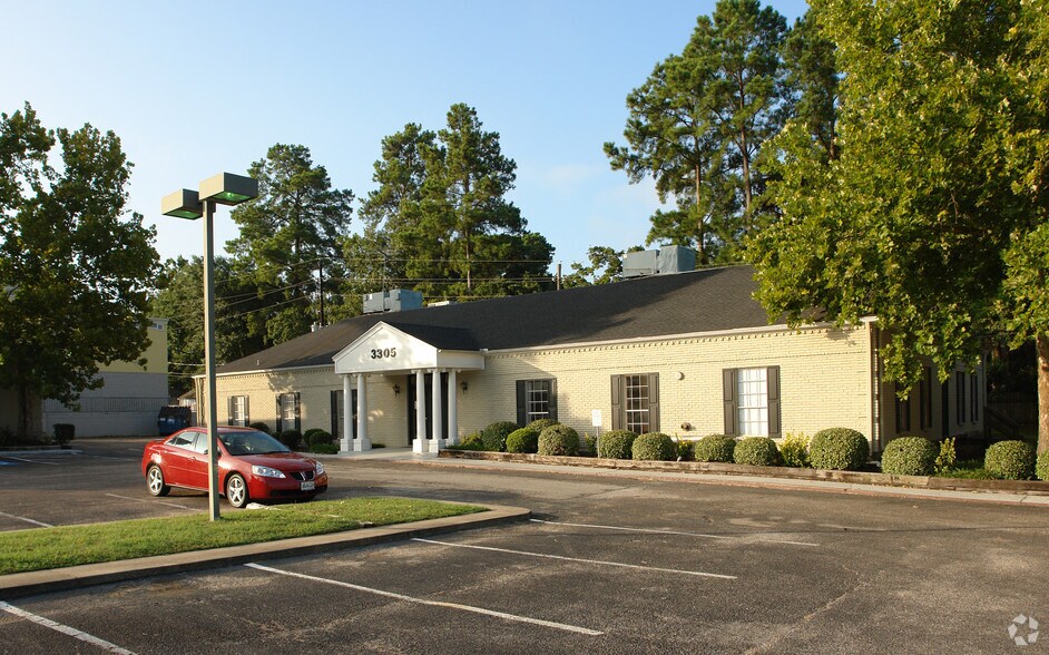 3305 W Davis St, Conroe, TX à louer - Photo principale – Image 1 sur 6