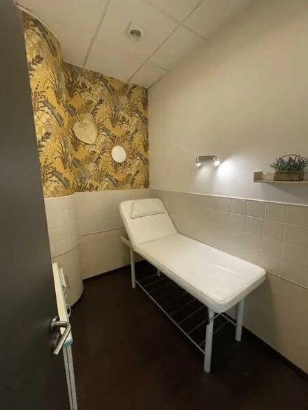 Local commercial dans Charenton-le-Pont à louer - Photo intérieure – Image 3 sur 3