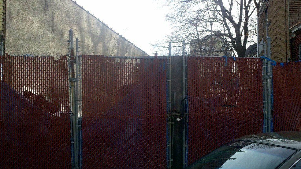 700 S 15th St, Newark, NJ à vendre - Photo de l’immeuble – Image 2 sur 4