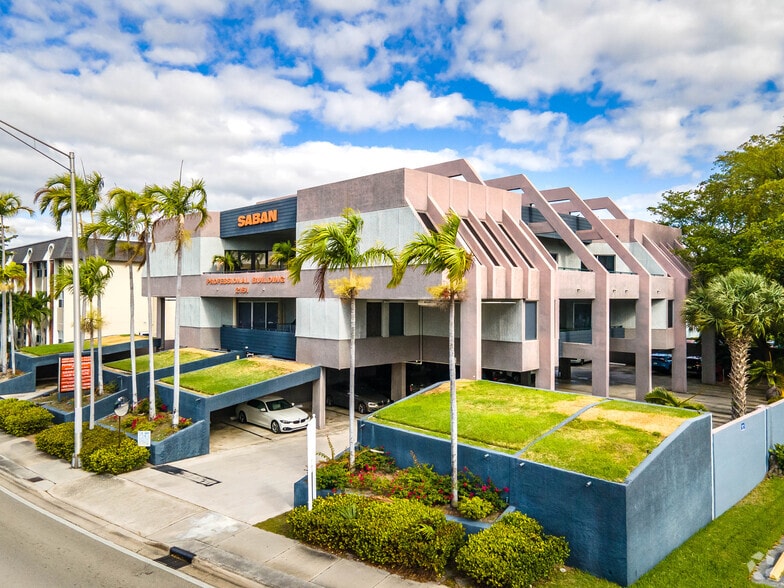 2151 E Commercial Blvd, Fort Lauderdale, FL à louer - Photo principale – Image 1 sur 32