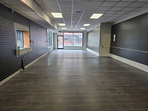 104 A-B W Main St, Sanford, NC à louer Photo intérieure– Image 2 sur 3