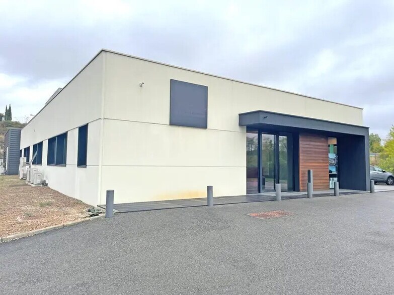 2 Rue Jean Monnet, Saint-Jean à louer - Photo de l’immeuble – Image 3 sur 5