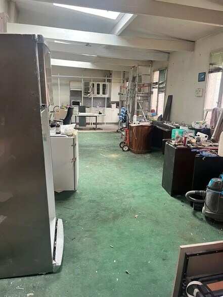 Local commercial dans Paris à vendre - Photo de l’immeuble – Image 2 sur 3