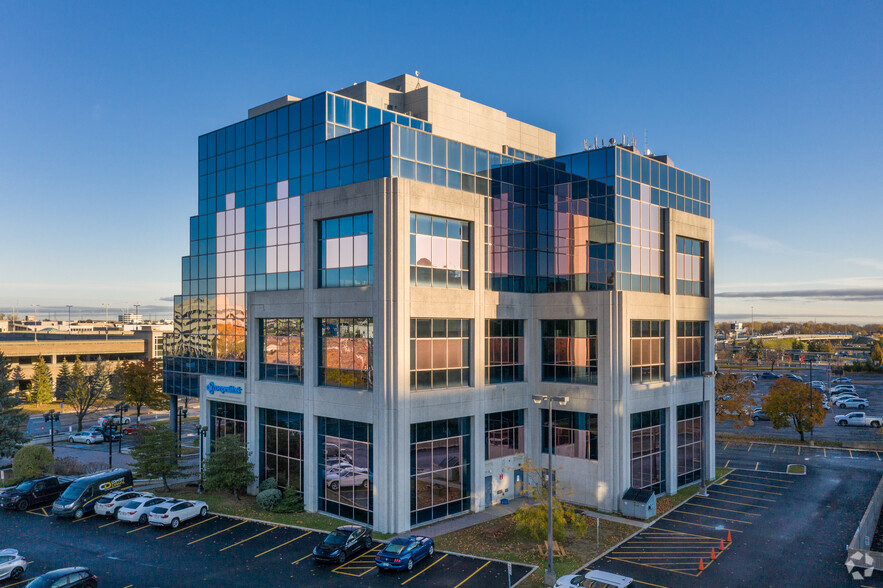3080 Boul Le Carrefour, Laval, QC à louer - Photo de l’immeuble – Image 3 sur 4