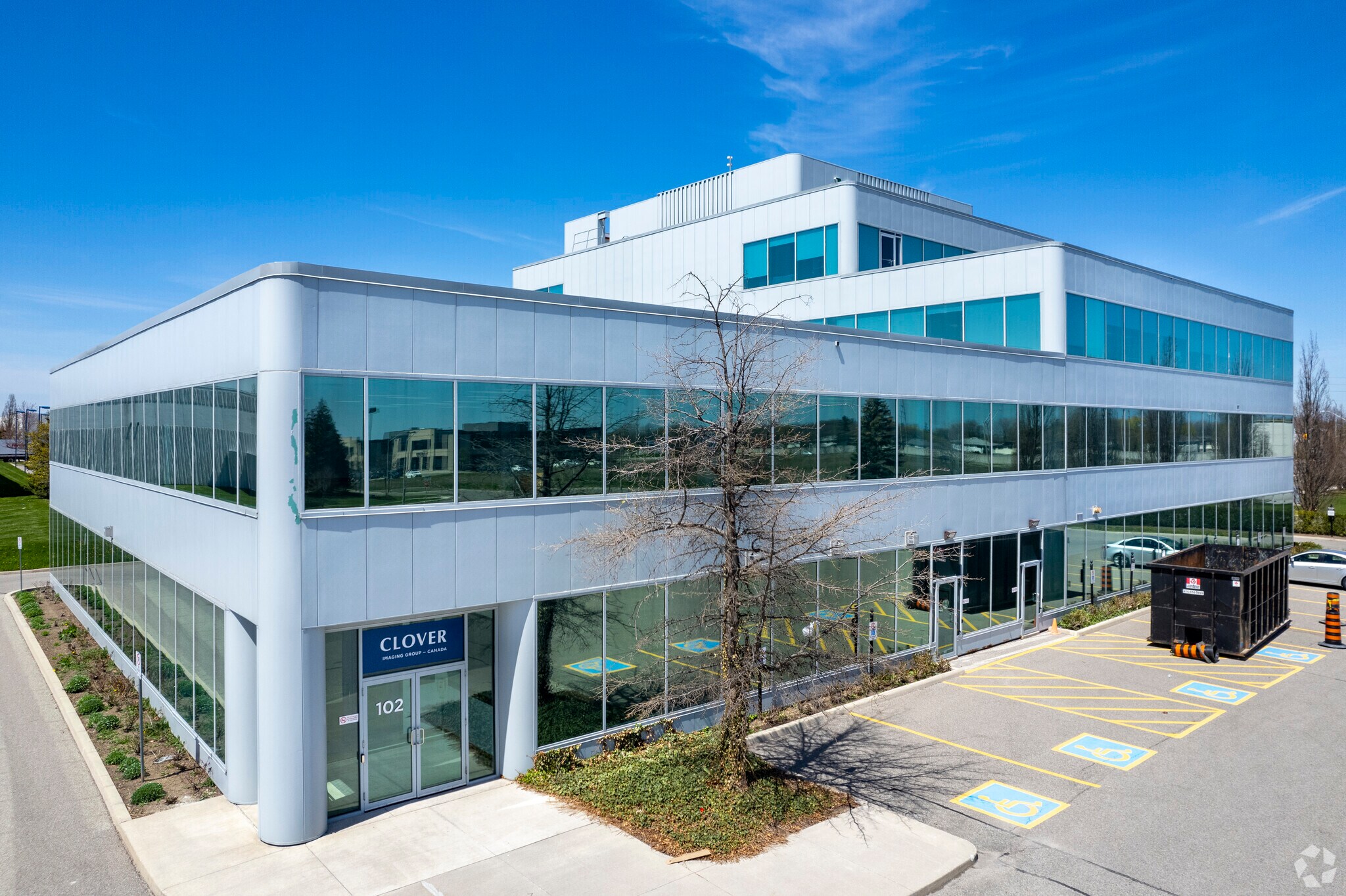 2360 Bristol Cir, Oakville, ON à louer Photo principale– Image 1 sur 7