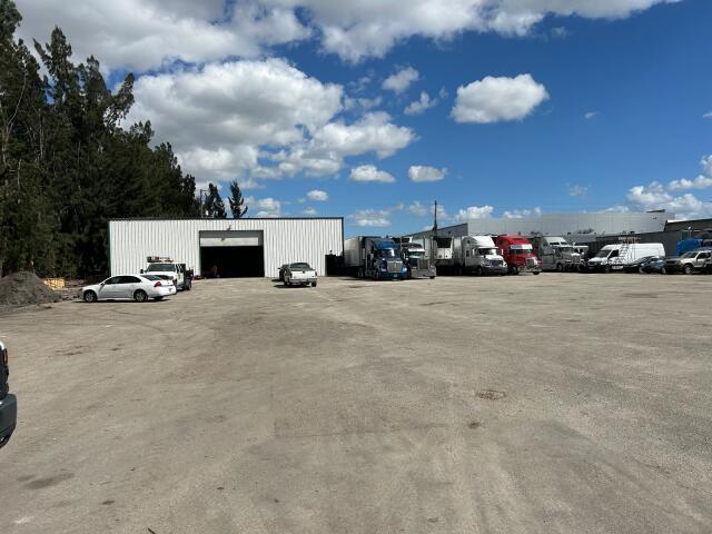 4701 Oakes Rd, Davie, FL à louer - Photo de l’immeuble – Image 2 sur 7