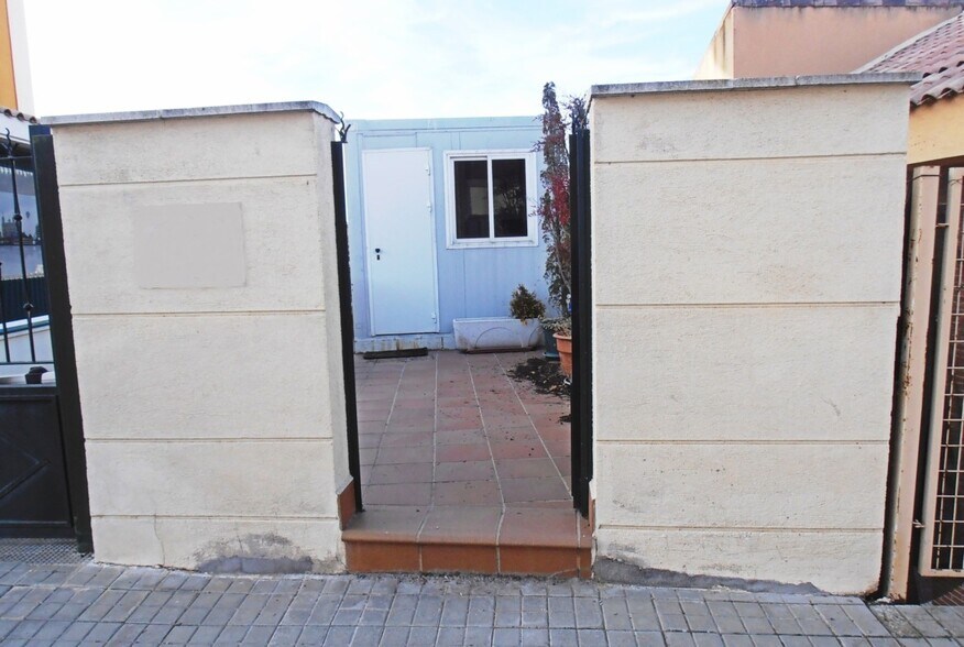 Bureau dans Cabanillas del Campo, Guadalajara à louer - Photo de l’immeuble – Image 3 sur 3