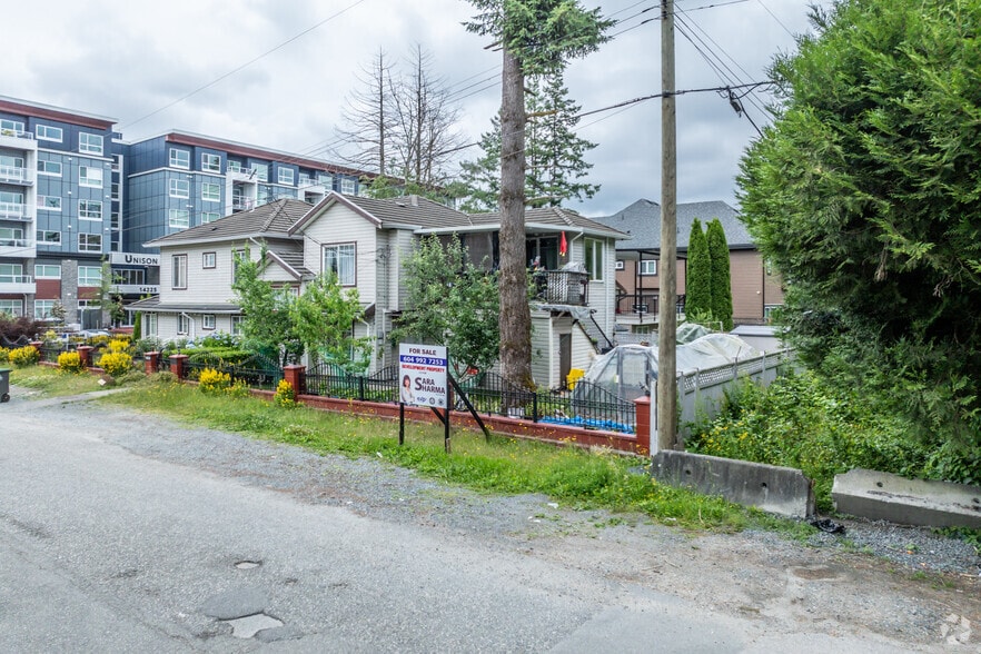 14237 103 Av, Surrey, BC à vendre - Photo principale – Image 1 sur 2