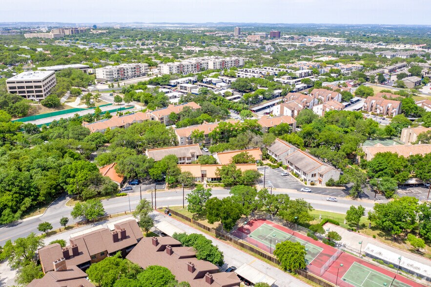 4115 Medical Dr, San Antonio, TX à louer - Aérien – Image 3 sur 16