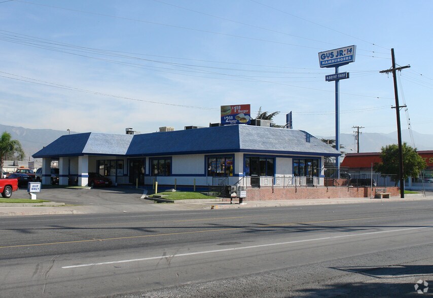 444 W Mill St, San Bernardino, CA à vendre - Photo de l’immeuble – Image 3 sur 14