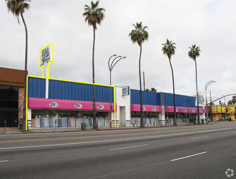 6745 Van Nuys Blvd, Van Nuys, CA à louer - Photo de l’immeuble – Image 1 sur 8