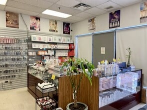 460-506 Gardiners Rd, Kingston, ON à louer Photo intérieure– Image 2 sur 3