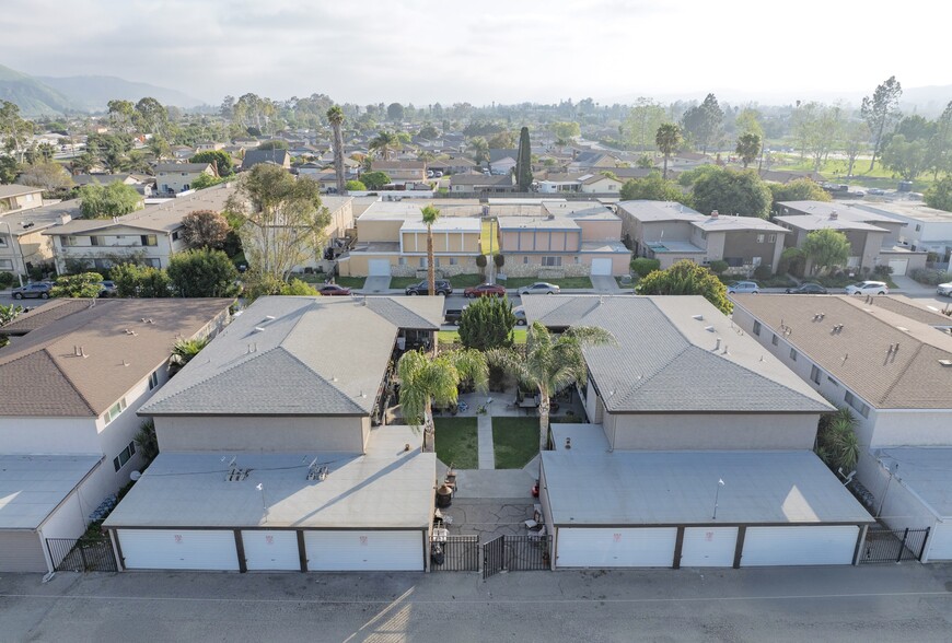 327-331 S Steckel Dr, Santa Paula, CA à vendre - Photo de l’immeuble – Image 2 sur 2