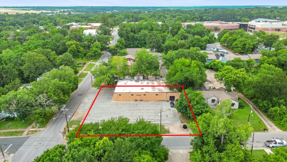 929 University Ave, Huntsville, TX à vendre - Photo principale – Image 1 sur 9