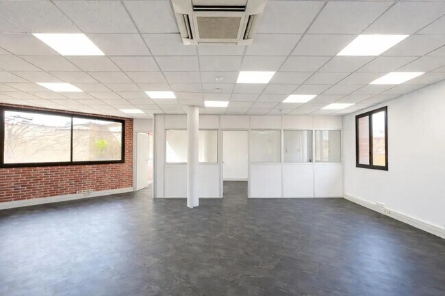 Plus de détails pour 18 Place Roguet, Toulouse - Bureau à louer