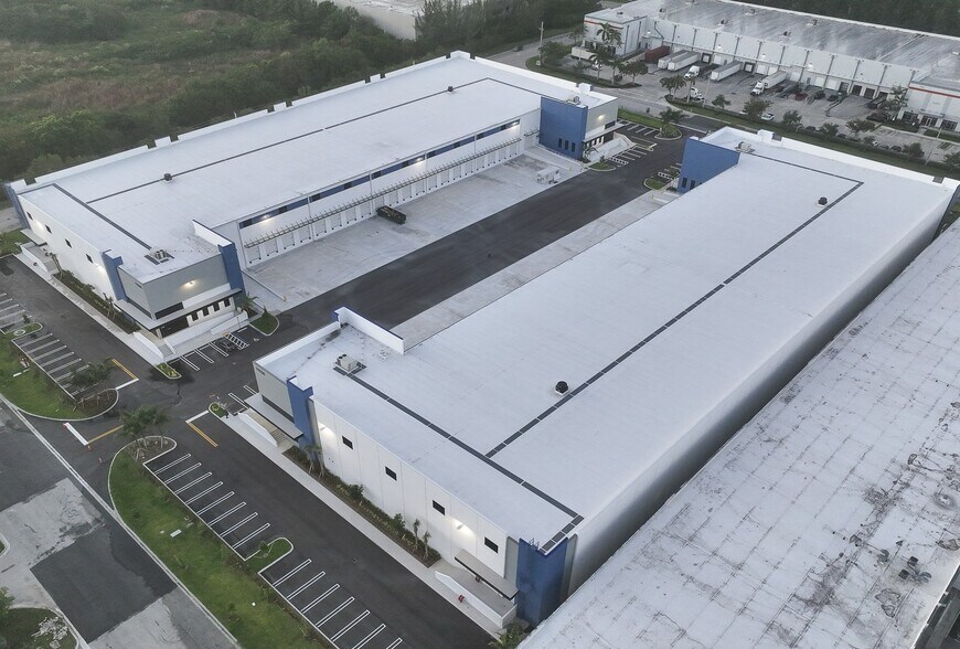 11550 NW 124th St, Medley, FL à louer - Aérien – Image 2 sur 12