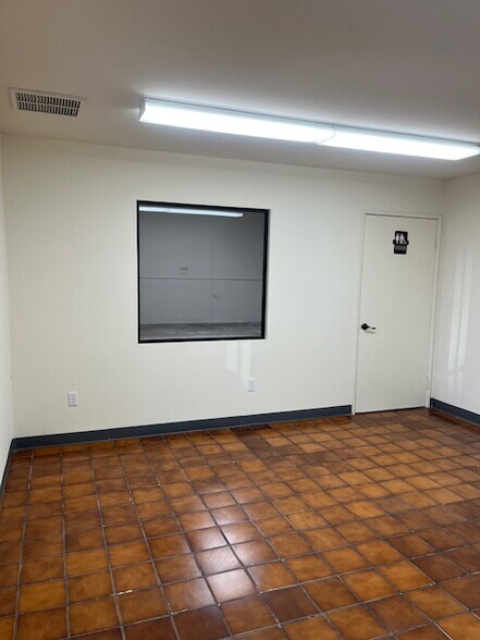 2222 Lee Ave, South El Monte, CA à louer - Photo de l’immeuble – Image 2 sur 13