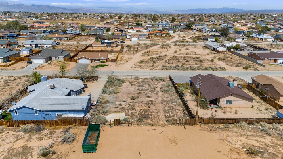 8424 Underwood Ave, California City, CA à vendre - Photo de l’immeuble – Image 3 sur 9