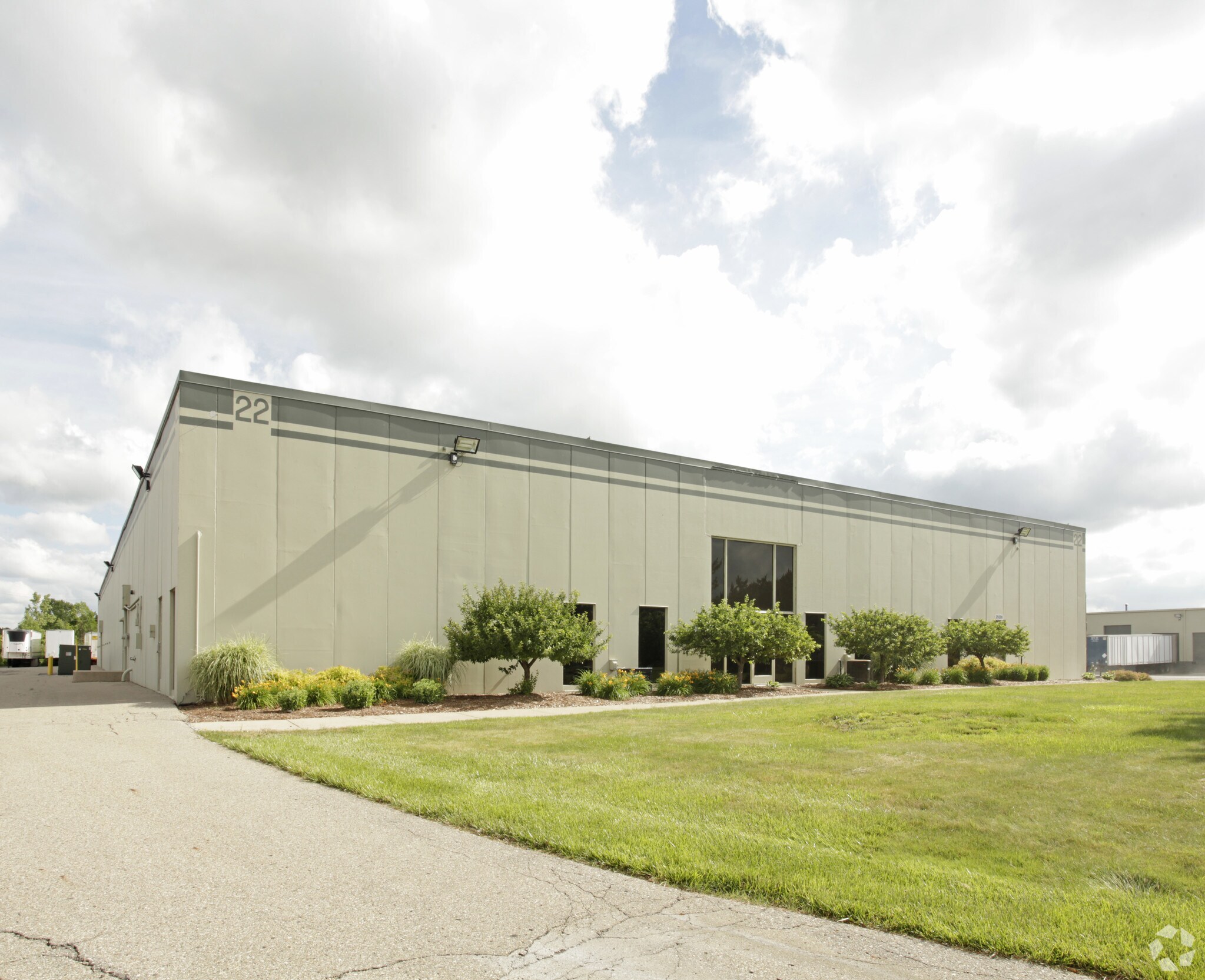 29200-29214 Airport Dr, Romulus, MI à louer Photo principale– Image 1 sur 3
