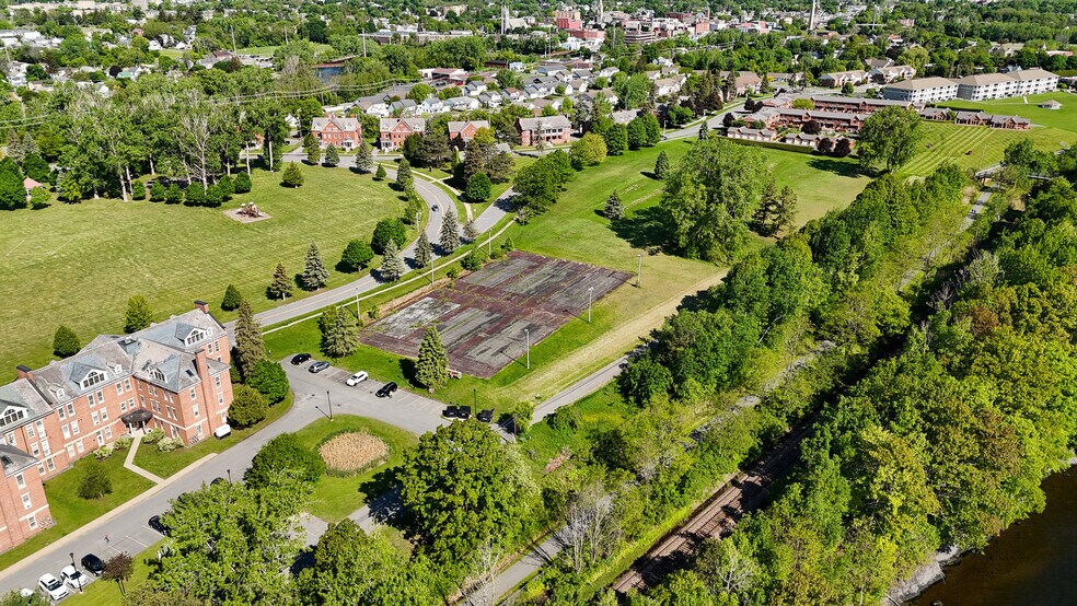 0 US oval, Plattsburgh, NY à vendre - Aérien – Image 3 sur 18