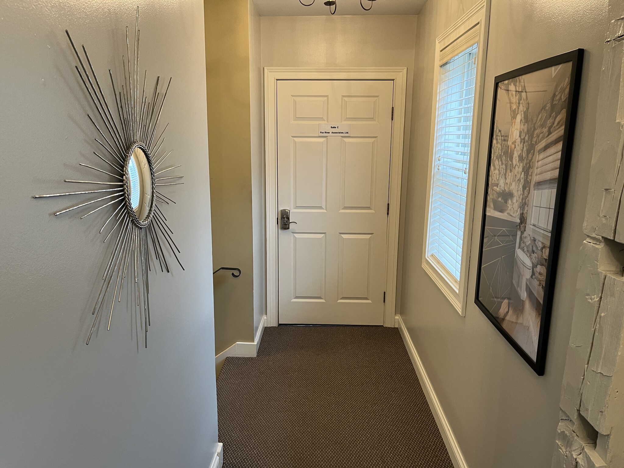 28 N Bennett St, Geneva, IL à louer Photo intérieure– Image 1 sur 5