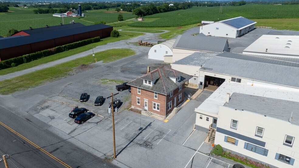135 Rothsville Station Rd, Lititz, PA à louer - Photo de l’immeuble – Image 2 sur 41