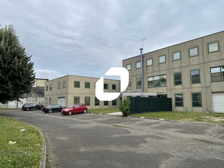 Bureau dans Viry-Châtillon à louer - Photo de l’immeuble – Image 2 sur 9