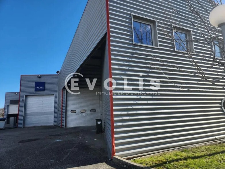 36 Rue Champ Dolin, Saint-Priest à louer - Photo de l’immeuble – Image 2 sur 17